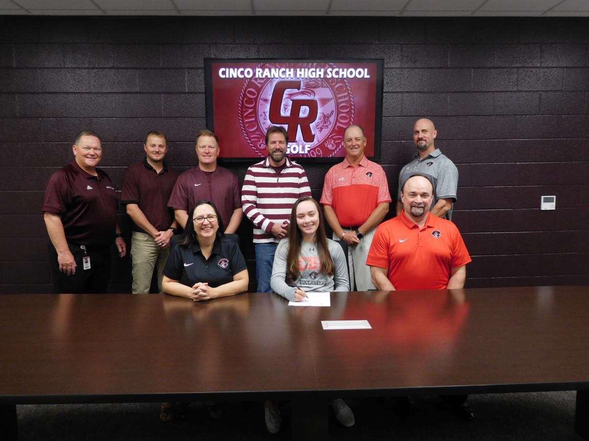 Katie shepherd signs her letter of intent to play golf at Christian Brothers University
