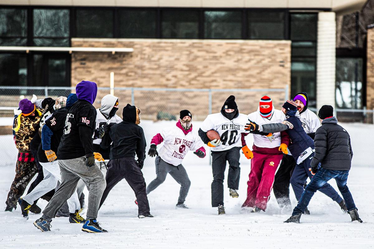 Ptarmigans rout Polars 28-0 in the 62nd Snobowl