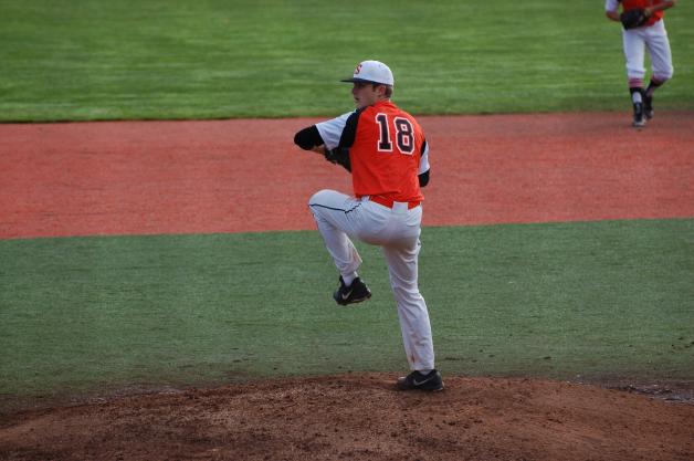 Black Sox Split Double Header with Showtime; Look Forward to Winter Season...