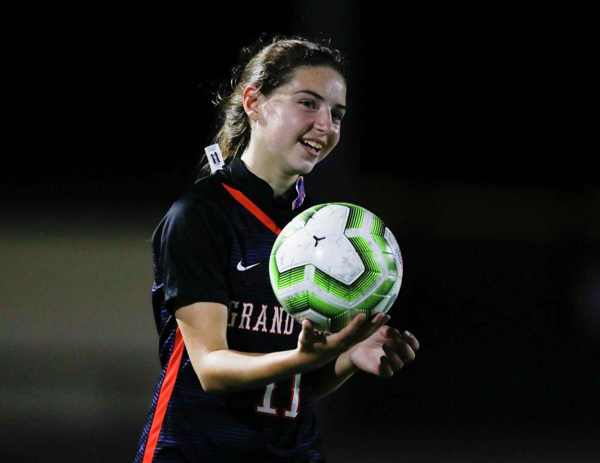 Soccer roundup: Moylan lifts Grand Oaks over College Park in final minute