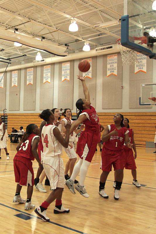 Krystal Scott goes to the hoop!!