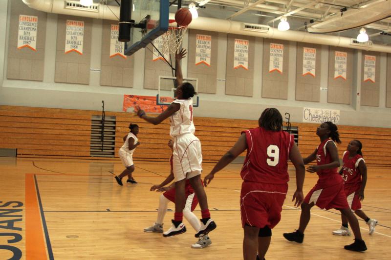 Tamara Blakely for a layup!!